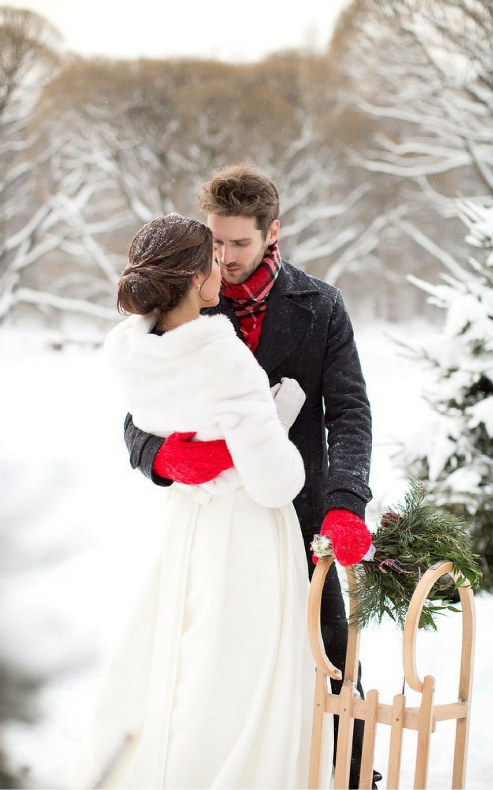 how to plan a winter wedding on a budget | winter destination wedding | how to plan a wedding in the off season to save money | save money wedding planning