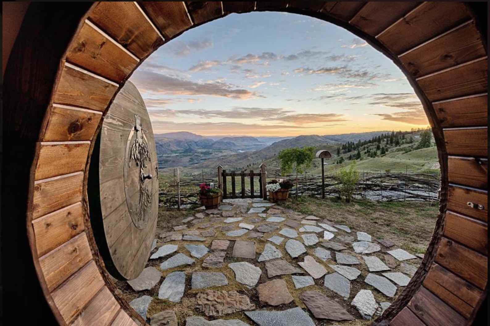 hobbit-house-orondo-washington