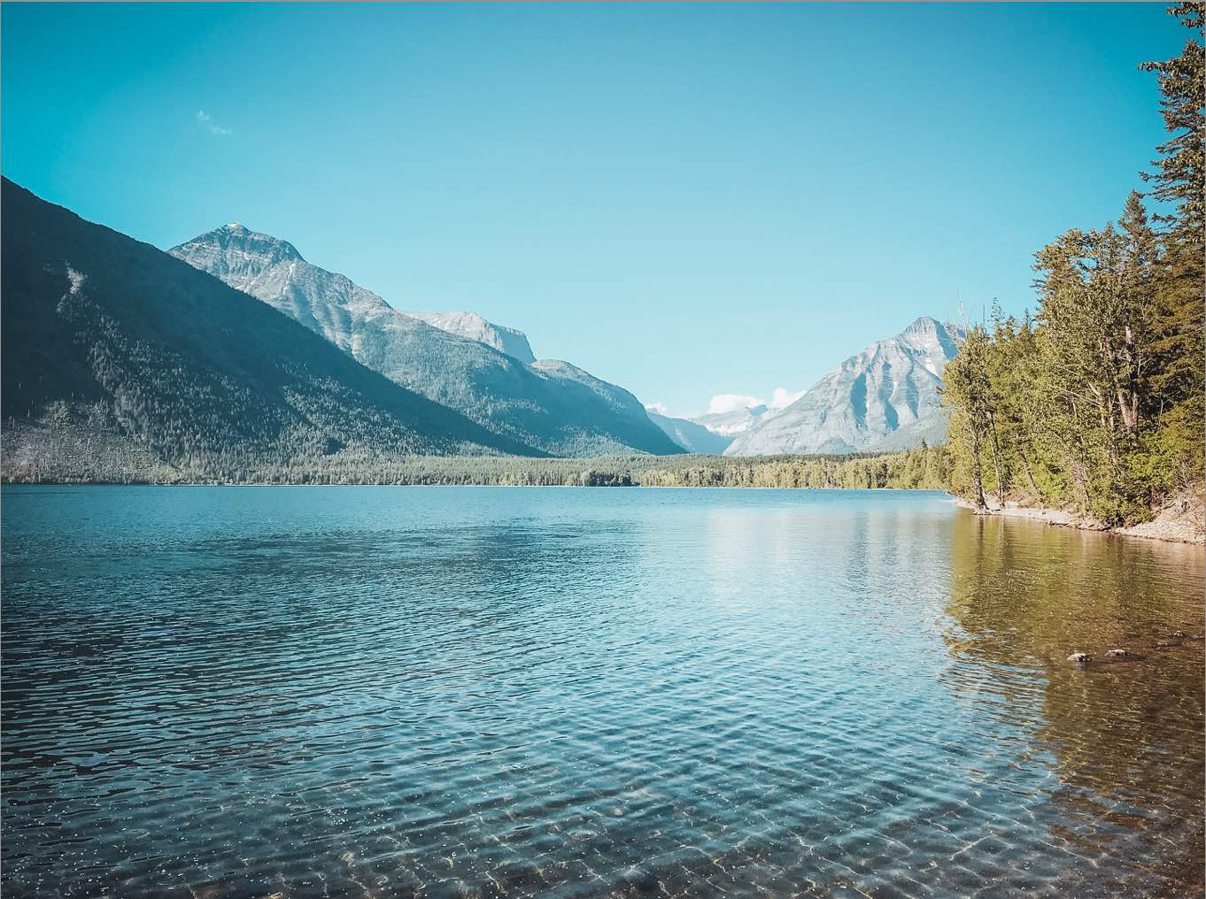 lake-mcdonald-glacier-national-park-cabin