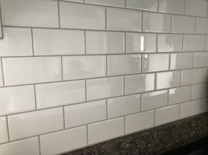 platinum grout on white subway tile | kitchen makeover