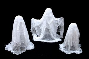 DIY Cheesecloth Ghosts Halloween Decorations