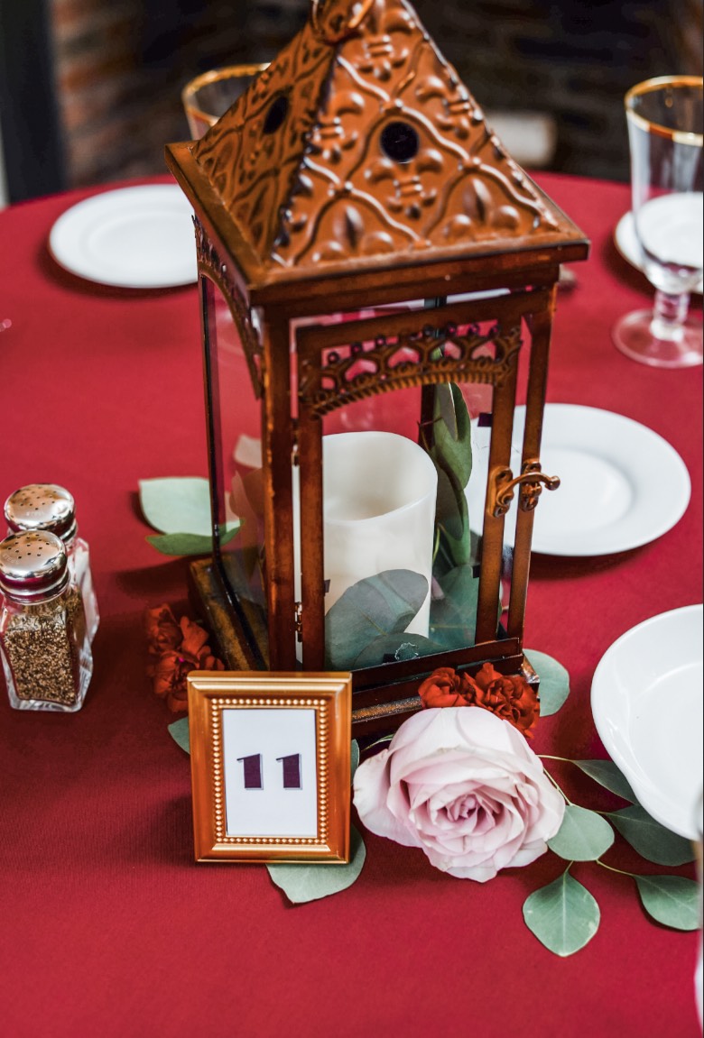 Average cost of hot sale wedding centerpieces