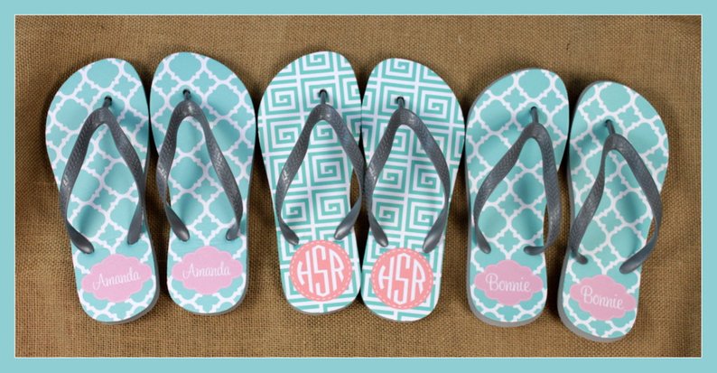 flip flops beach bag essentials