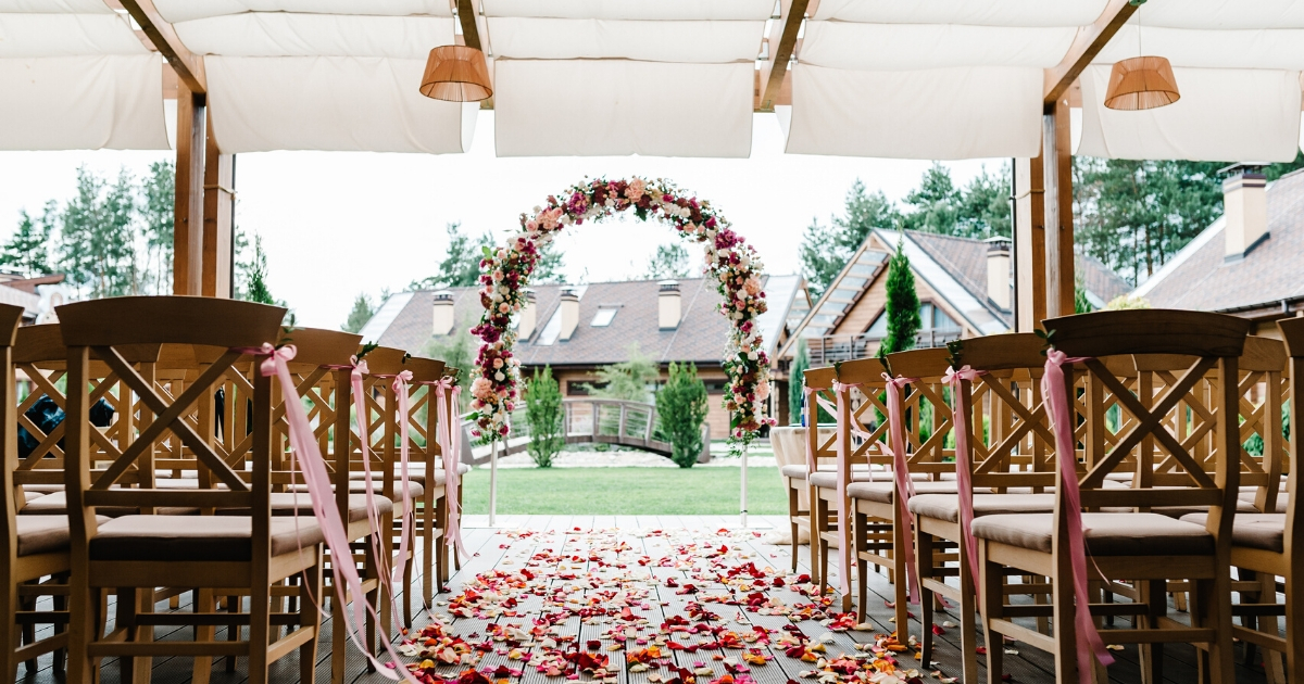 BACKYARD WEDDING