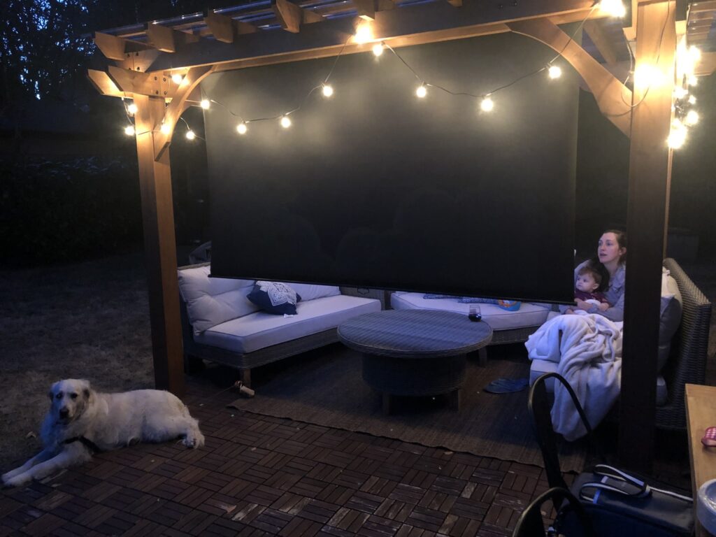 backyard-projector-screen-min